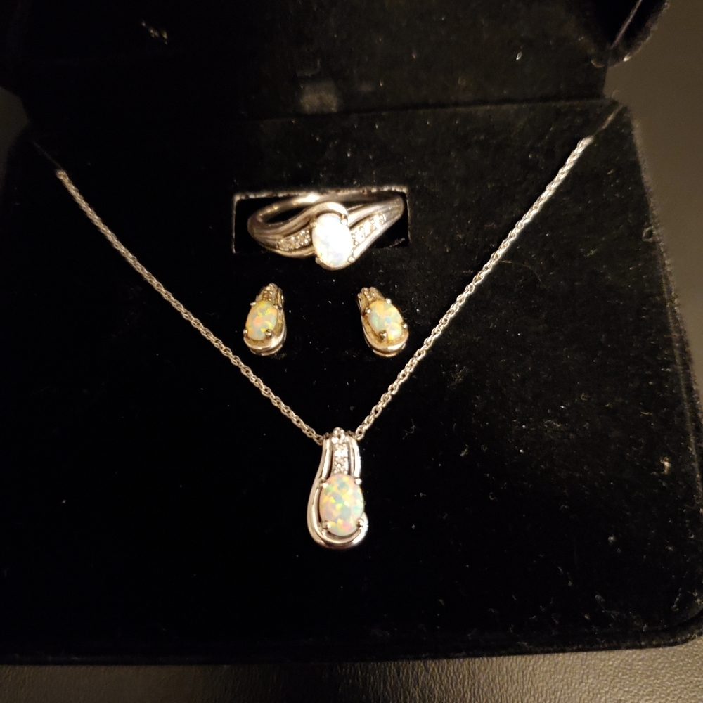 3 piece Gordon's Jewelers Sterling Silver Opal Set